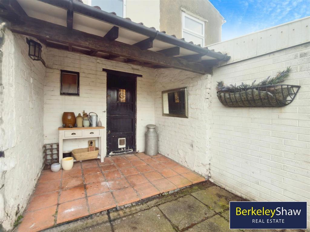 Canopy/Rear Porch