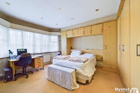 3 bedroom semi-detached house for sale, Brookdale, London, N11