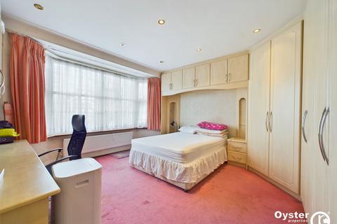 3 bedroom semi-detached house for sale, Brookdale, London, N11