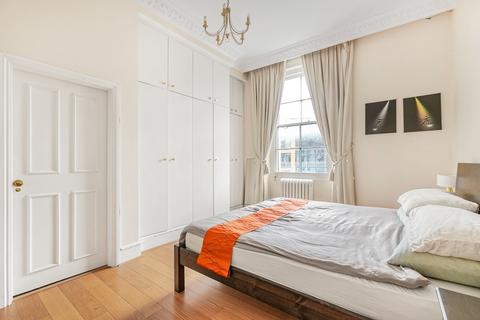 2 bedroom apartment for sale, College Court, College Crescent, Swiss Cottage, London NW3