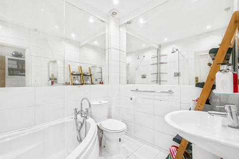 2 bedroom apartment for sale, College Court, College Crescent, Swiss Cottage, London NW3