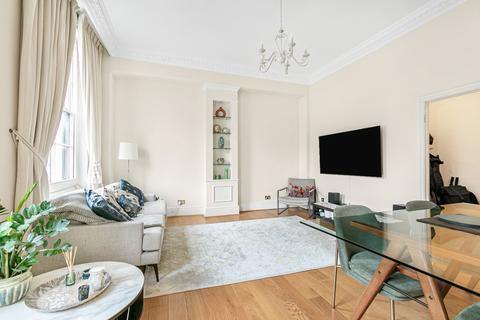 2 bedroom apartment for sale, College Court, College Crescent, Swiss Cottage, London NW3