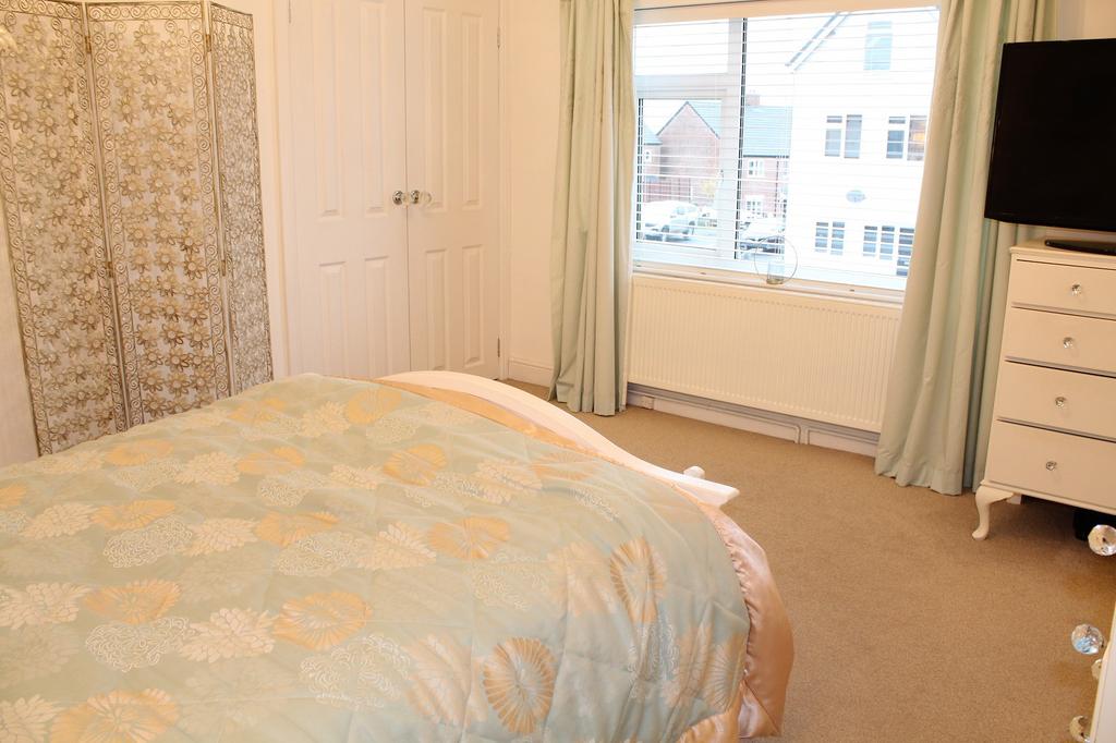 Bedroom 1 Picture 2