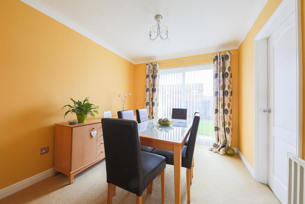 Dining Area.jpg