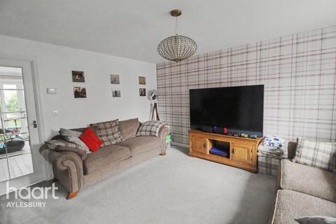 3 bedroom semi-detached house for sale, Laxton Road, Aylesbury