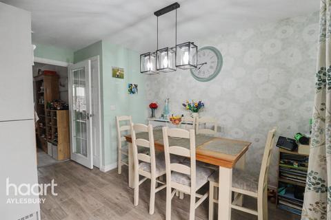 3 bedroom semi-detached house for sale, Laxton Road, Aylesbury