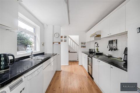 4 bedroom semi-detached house for sale, Kings Close, Walton-on-Thames, Surrey, KT12