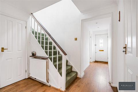 4 bedroom semi-detached house for sale, Kings Close, Walton-on-Thames, Surrey, KT12