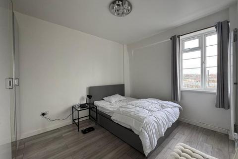 1 bedroom flat to rent, Horn Lane, W3