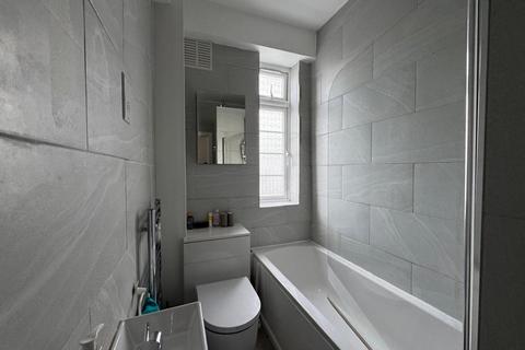 1 bedroom flat to rent, Horn Lane, W3