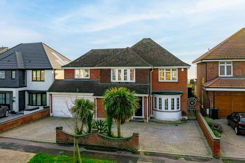 4 bedroom detached house for sale, Southend-on-sea SS3