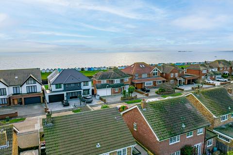 4 bedroom detached house for sale, Southend-on-sea SS3