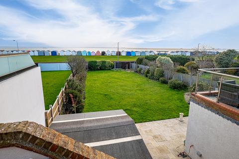 4 bedroom detached house for sale, Southend-on-sea SS3