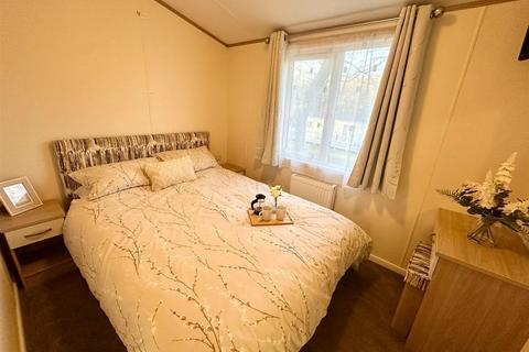 2 bedroom bungalow for sale, Hoburne Bashley Holiday Park, Baskley Dr., New Milton