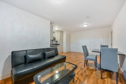 1 bedroom flat to rent, High Street, Hounslow, TW3