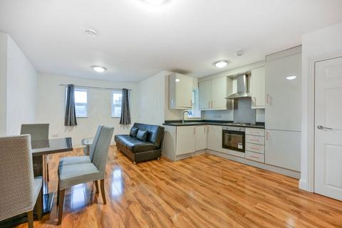 1 bedroom flat to rent, High Street, Hounslow, TW3