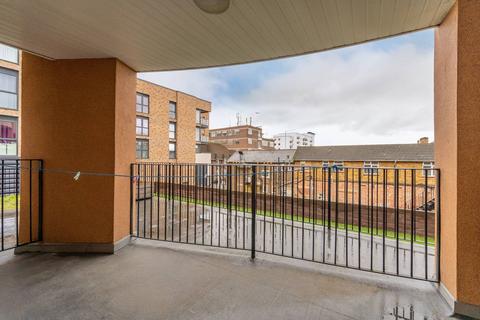 1 bedroom flat to rent, High Street, Hounslow, TW3