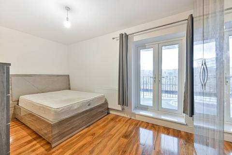 1 bedroom flat to rent, High Street, Hounslow, TW3