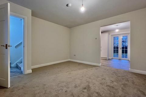 3 bedroom house to rent, Beckett Close, Nawton, York