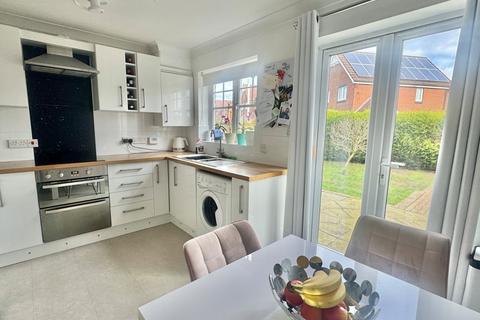 2 bedroom semi-detached house for sale, Kipping Close, Folkestone CT18