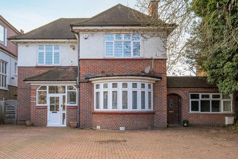 undefined, Gunnersbury Avenue, London, W5