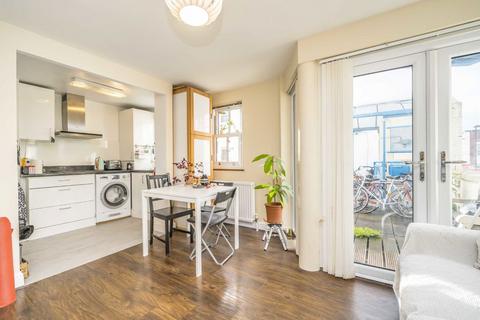 2 bedroom flat to rent, Deptford High Street, London SE8