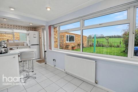 2 bedroom chalet for sale, Alderwood Drive, Abridge