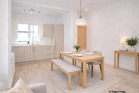 3 bedroom semi-detached house for sale, Leeds Road, Leeds LS19