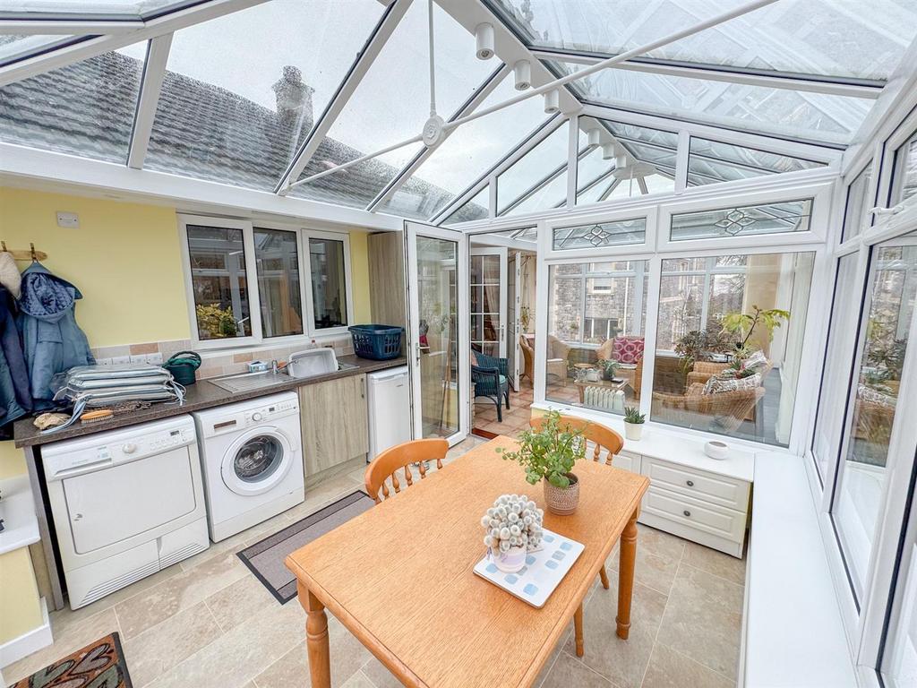 Breakfast Room / Utility