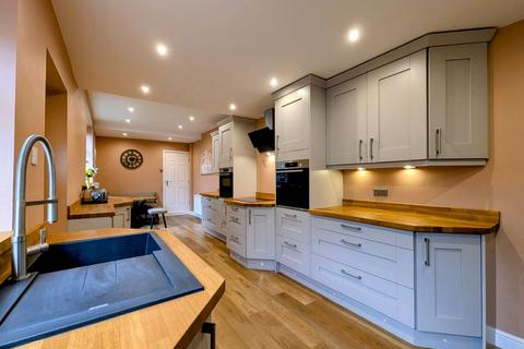 5 bedroom terraced house for sale, Mowbray Road, South Shields, NE33