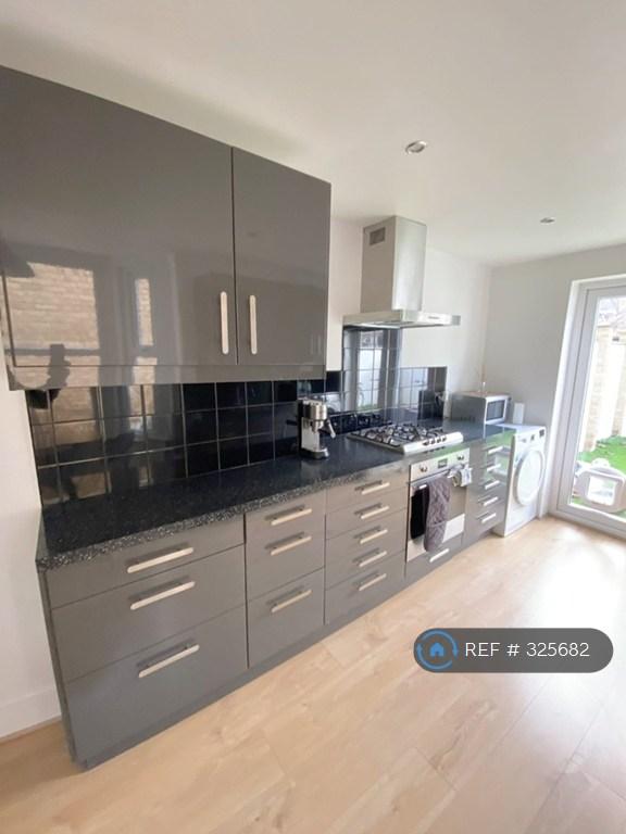 Kitchen (Smeg Oven And Gas Hob)