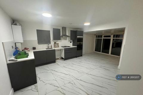 undefined, Hills Close, Great Linford, Milton Keynes, MK14