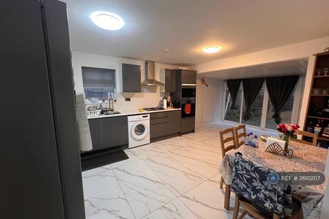 undefined, Hills Close, Great Linford, Milton Keynes, MK14