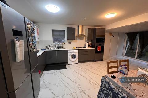 undefined, Hills Close, Great Linford, Milton Keynes, MK14
