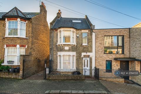 4 bedroom detached house to rent, Marcus Terrace, London, SW18
