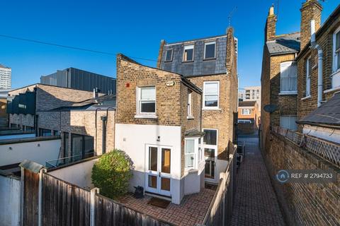 4 bedroom detached house to rent, Marcus Terrace, London, SW18