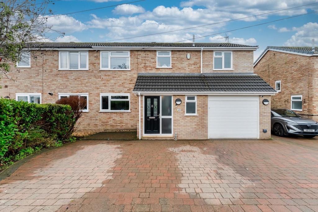 107 Mendip Road Yatton BS49 4 HN 73.jpeg