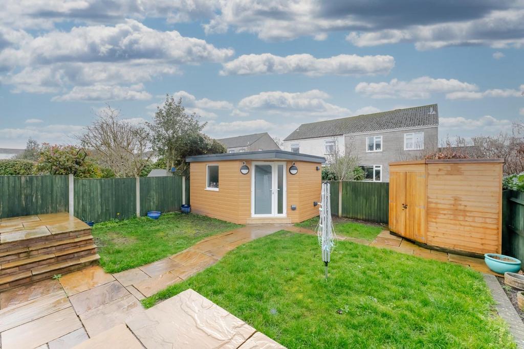 107 Mendip Road Yatton BS49 4 HN 51.jpeg