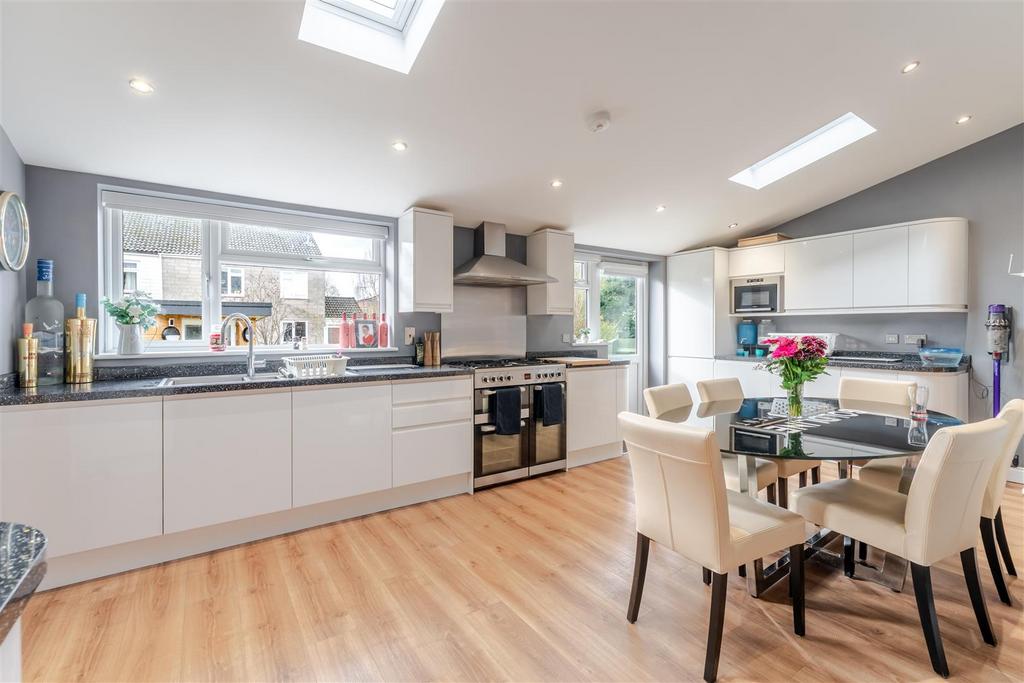 107 Mendip Road Yatton BS49 4 HN 62.jpg