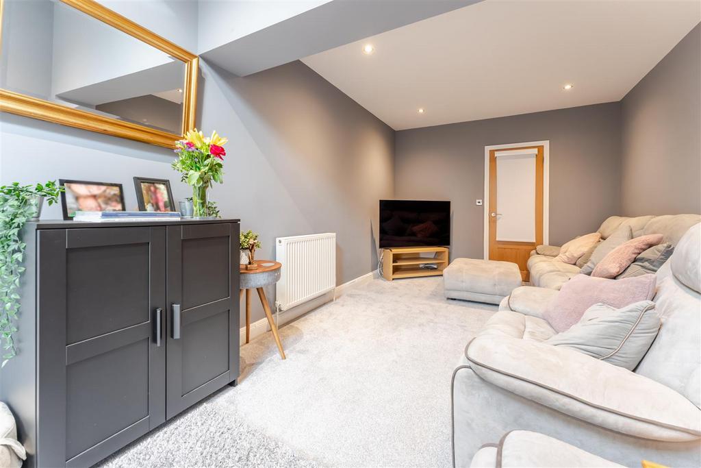 107 Mendip Road Yatton BS49 4 HN 47.jpg