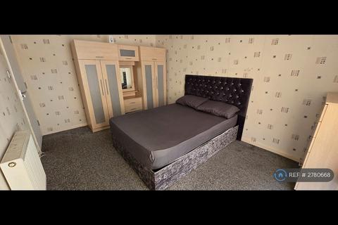 1 bedroom in a house share to rent, Ely Close, Birmingham, B37