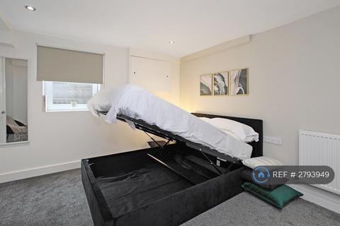 undefined, Longfield Terrace, Wakefield, WF2