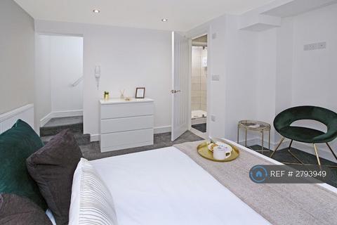undefined, Longfield Terrace, Wakefield, WF2