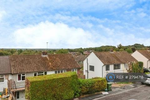 3 bedroom semi-detached house to rent, King John Road, Newbury, RG20