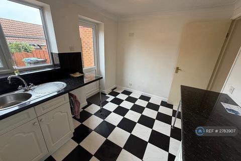 2 bedroom terraced house to rent, Victoria Road, Warminster, BA12
