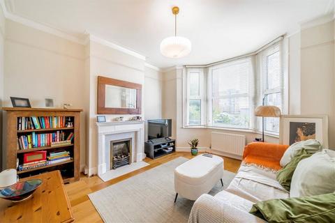 2 bedroom flat for sale, Larden Road, London W3