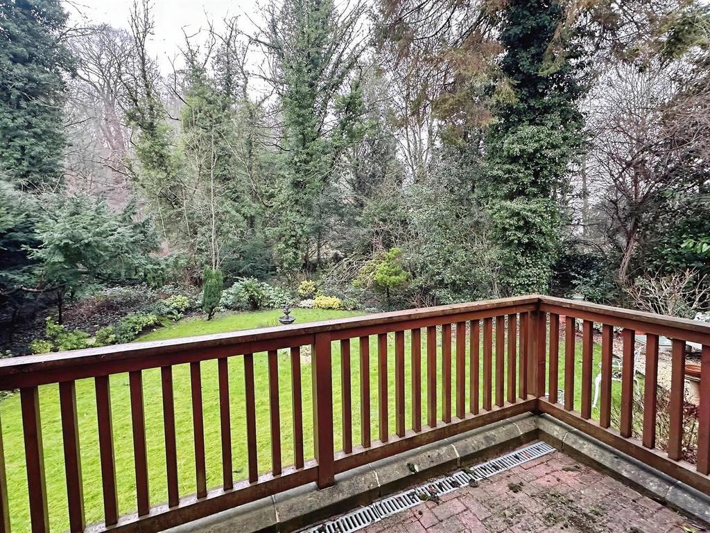 Enclosed terrace