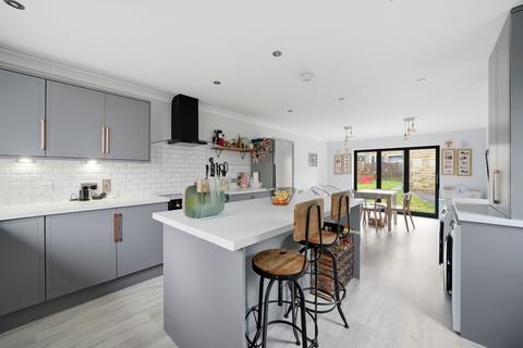 4 bedroom detached house for sale, Woodside Lodge, Kirkburton, HD8