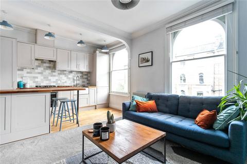 2 bedroom apartment to rent, Digby Crescent, London, N4
