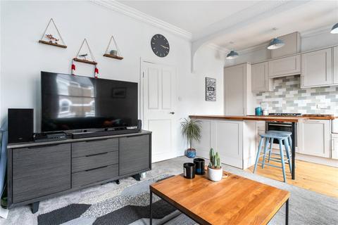 2 bedroom apartment to rent, Digby Crescent, London, N4
